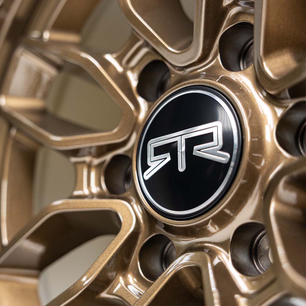 Evo 6 wheel in Liquid Bronze with RTR center cap