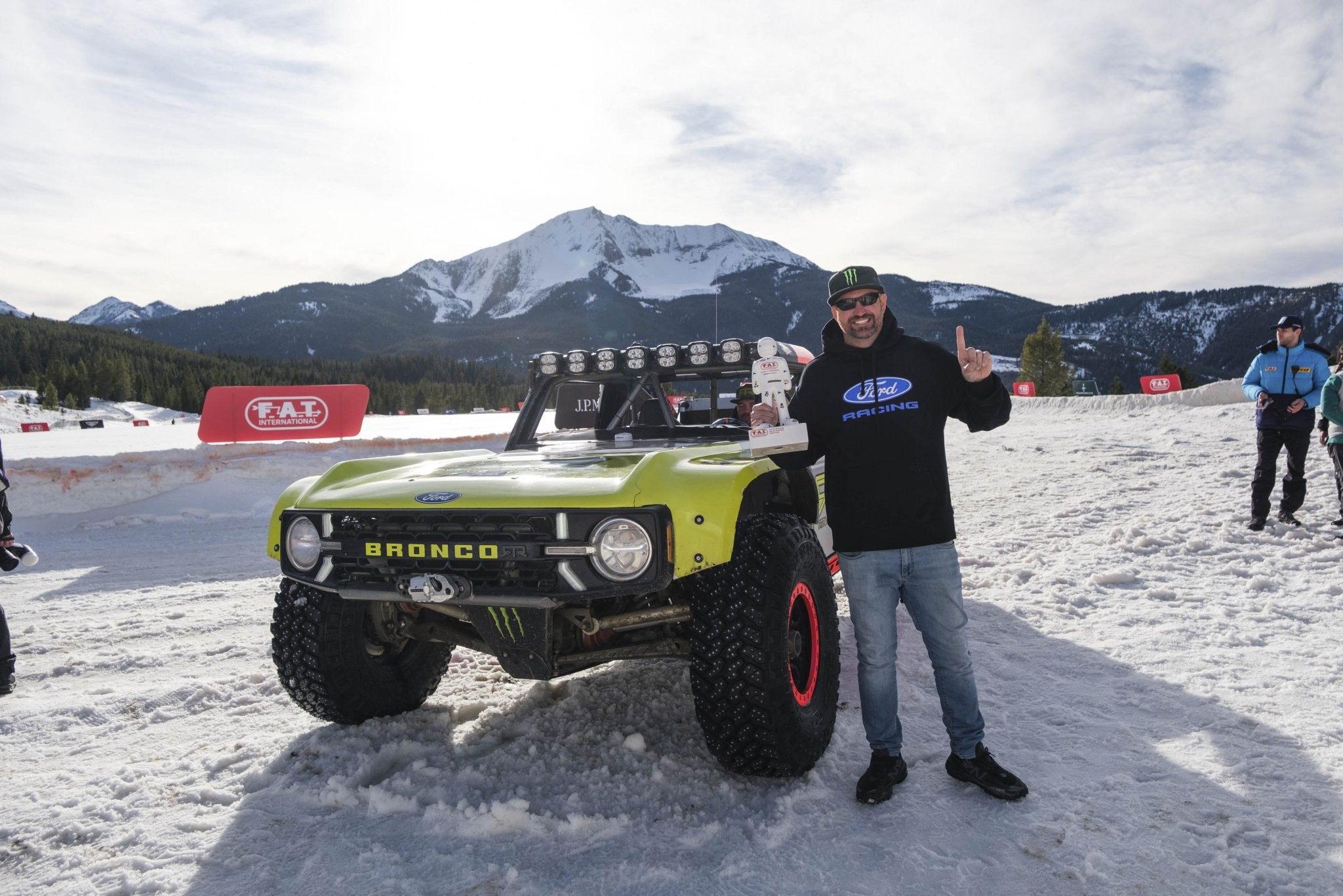 Loren Healy with El Bandito celebrating first place