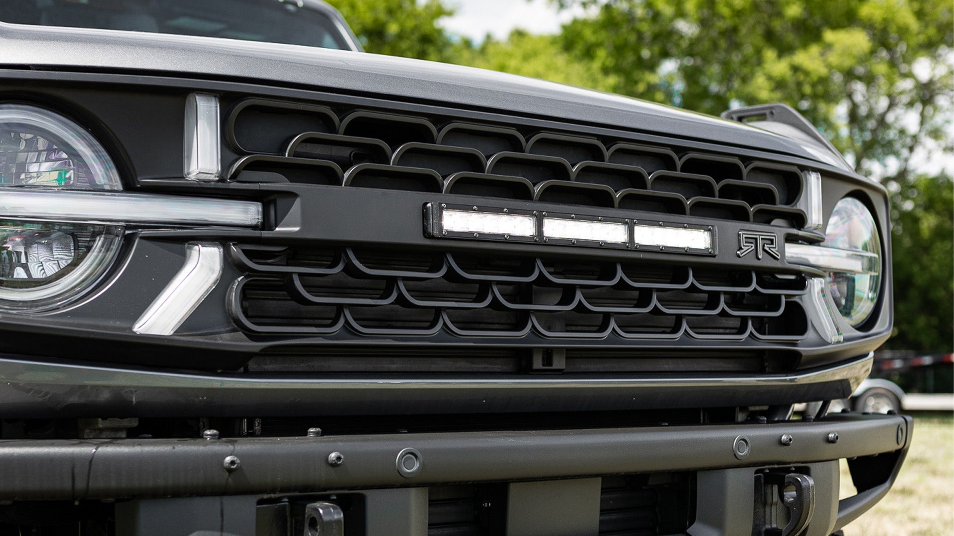 RTR Lightbar Grille w/ LED Lights (21+ Bronco w/o 360° Camera) - RTR Vehicles